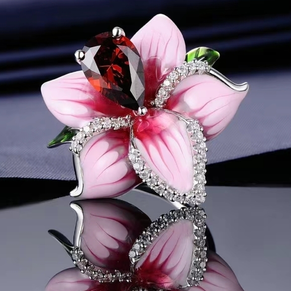 New stunning women's flower ring - Picture 2 of 3